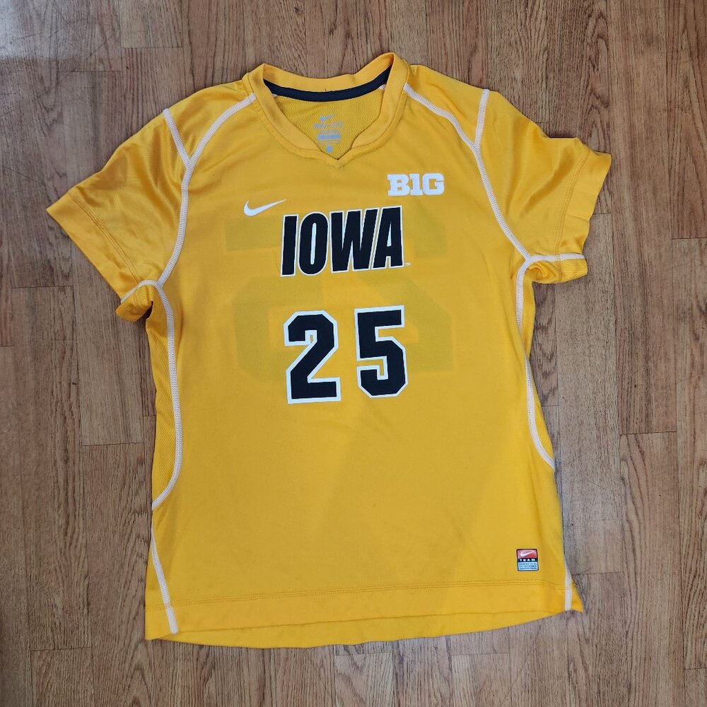 Iowa Hawkeyes Game Worn Soccer Jersey Big 10 Women #25 Sz. L